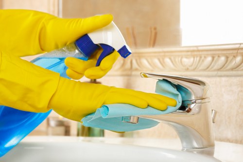 Deep carpet cleaning process for fresher fibres and improved appearance